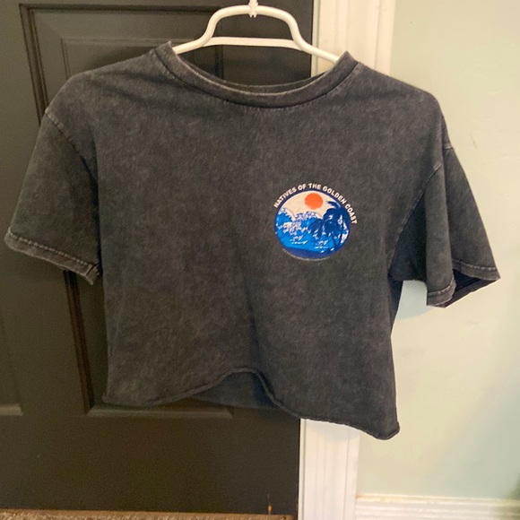 Cute surf shirt! - Picture 3 of 4